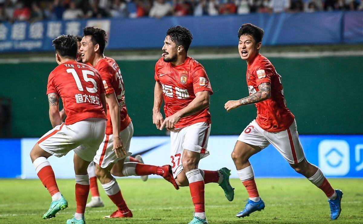 B体育平台:广州恒大队全华班阵容的战术可行性与挑战的简单介绍