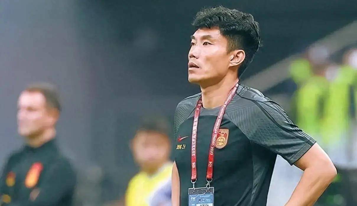 B体育平台:老将郑智：退役后转型教练，继续为中国足球做贡献的简单介绍
